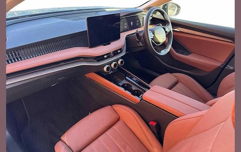 Used Skoda Superb SE L 200 HP (147 kW) 2025 Black Estate