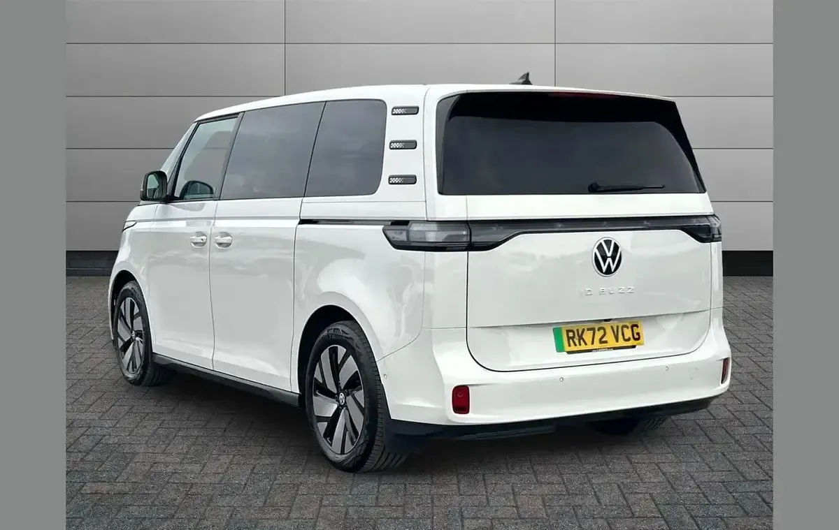 Used VW ID. Buzz Pro 147 kW (200 HP) 2022 White MPV