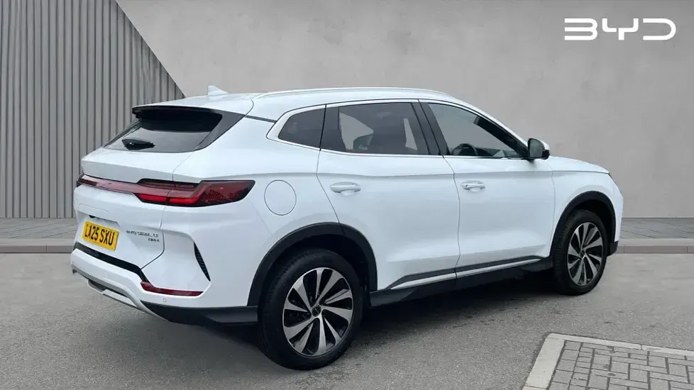Used BYD Seal U Boost 218 HP (160 kW) 2025 White SUV