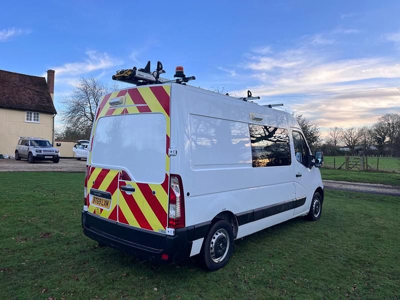 Used Vauxhall Movano 135 HP (99 kW) 2020 White MPV