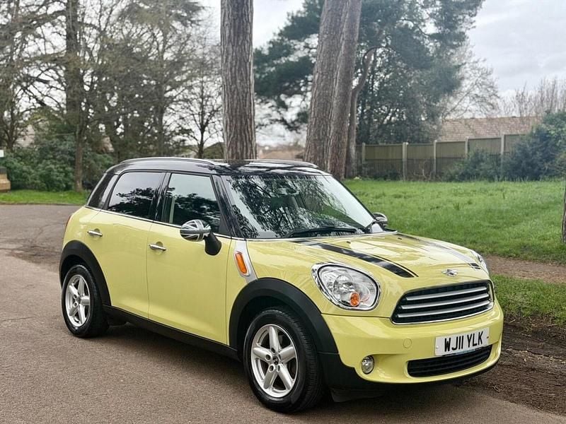 Used Mini Cooper Countryman 122 HP (89 kW) 2011 Yellow SUV