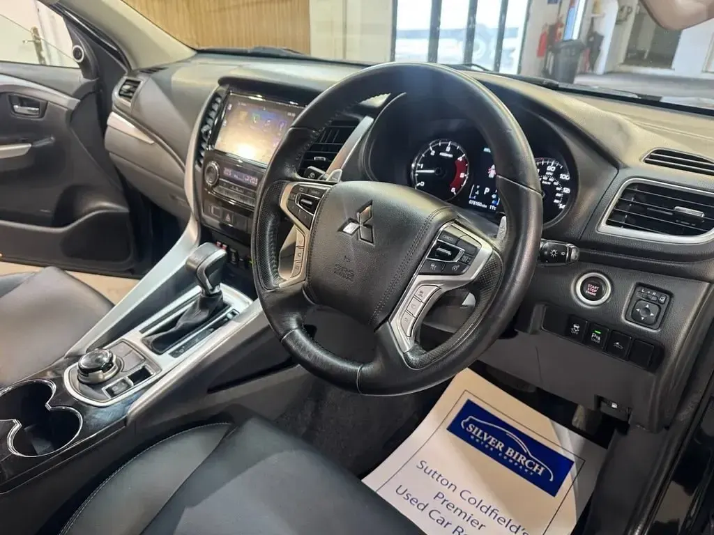 Usado Mitsubishi Shogun 181 HP (133 kW) 2019 Preto SUV