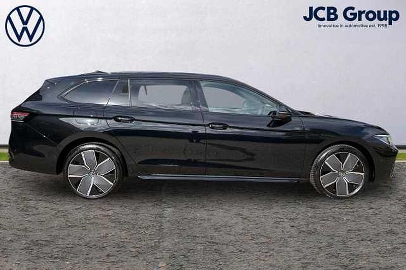 Used VW Passat Black Edition 272 HP (200 kW) 2025 Grenadilla black Estate