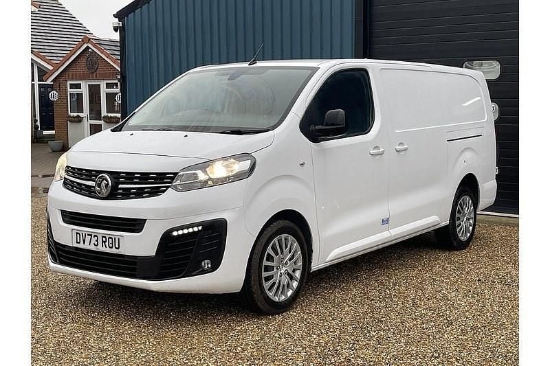 Used Vauxhall Vivaro 100 HP (73 kW) 2023 White MPV