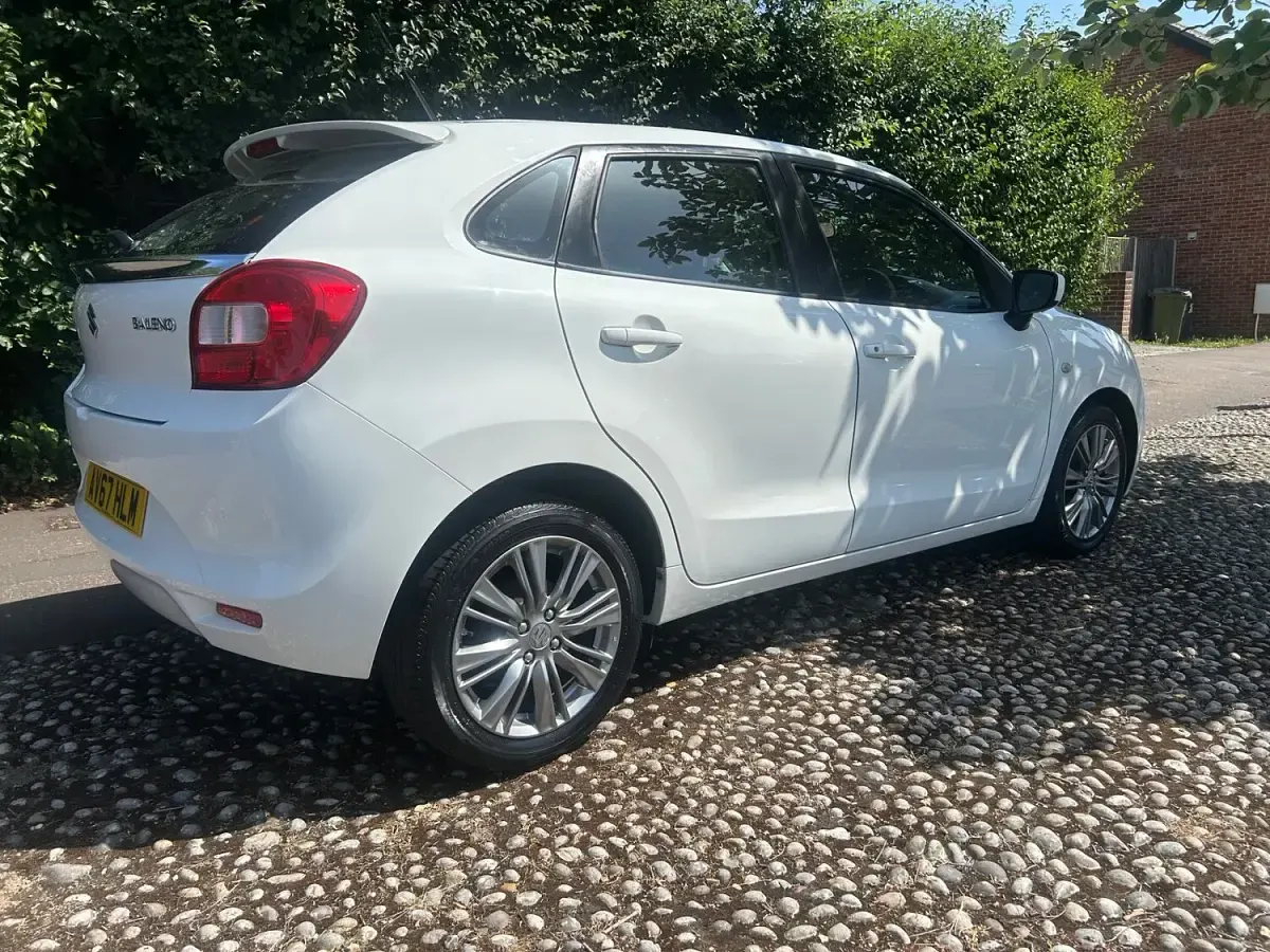 Used Suzuki Baleno SZ3 90 HP (66 kW) 2017 White Hatchback