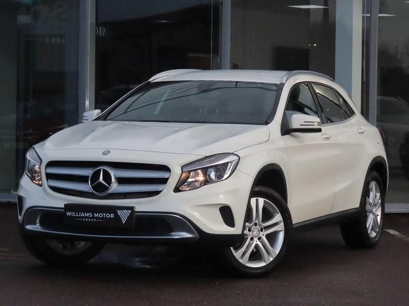 White Used 2016 Mercedes GLA200 SUV | £10,995 (Fair price) - Image 1/4