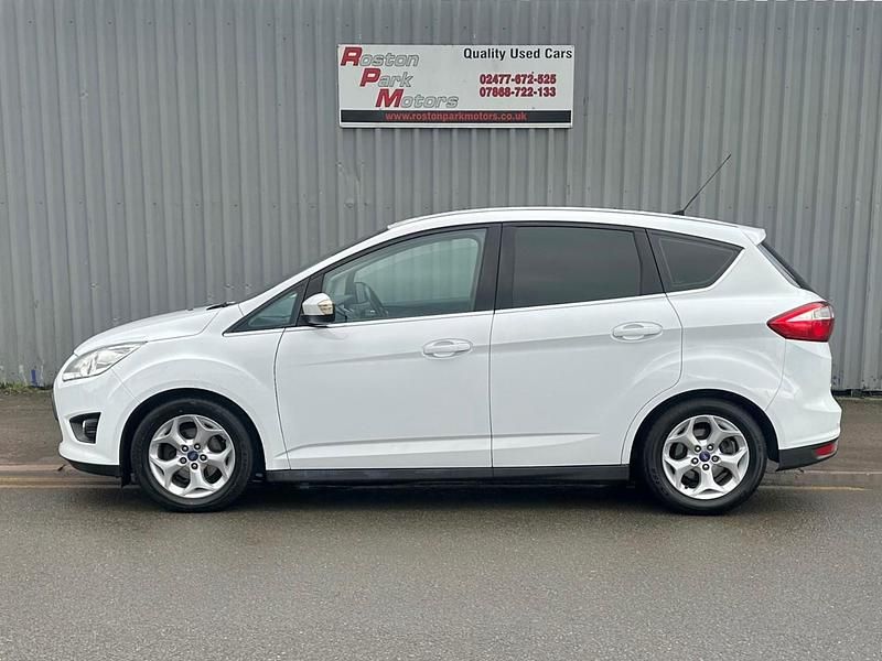 Used Ford C-MAX Zetec 115 HP (84 kW) 2015 White MPV