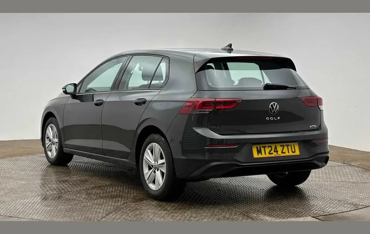 Used VW Golf VIII Life 147 HP (108 kW) 2024 Grey Hatchback