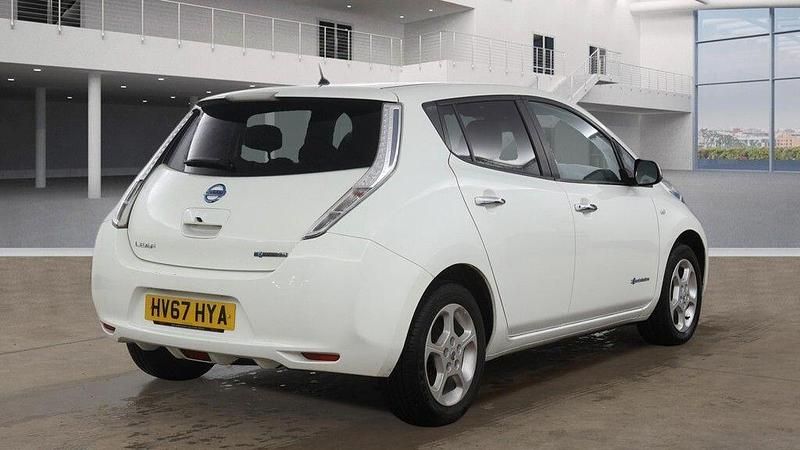 Used Nissan Leaf Acenta 80 kW (109 HP) 2017 White Hatchback