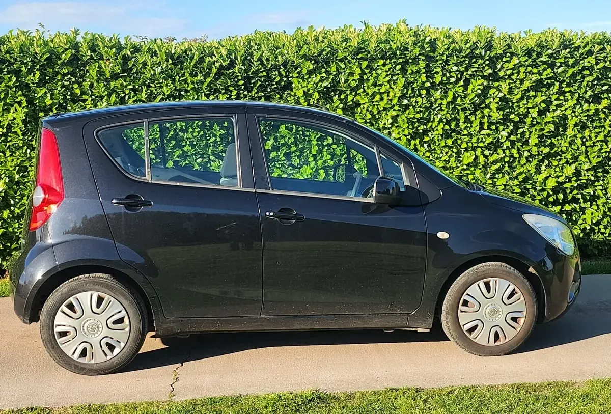 Used Vauxhall Agila S 65 HP (47 kW) 2011 Black MPV
