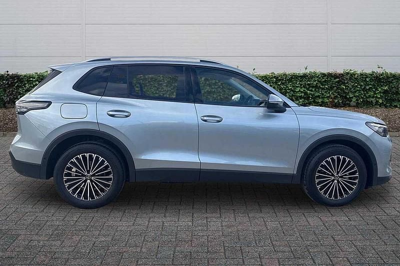 Used VW Tiguan Match 2025 Oyster silver SUV