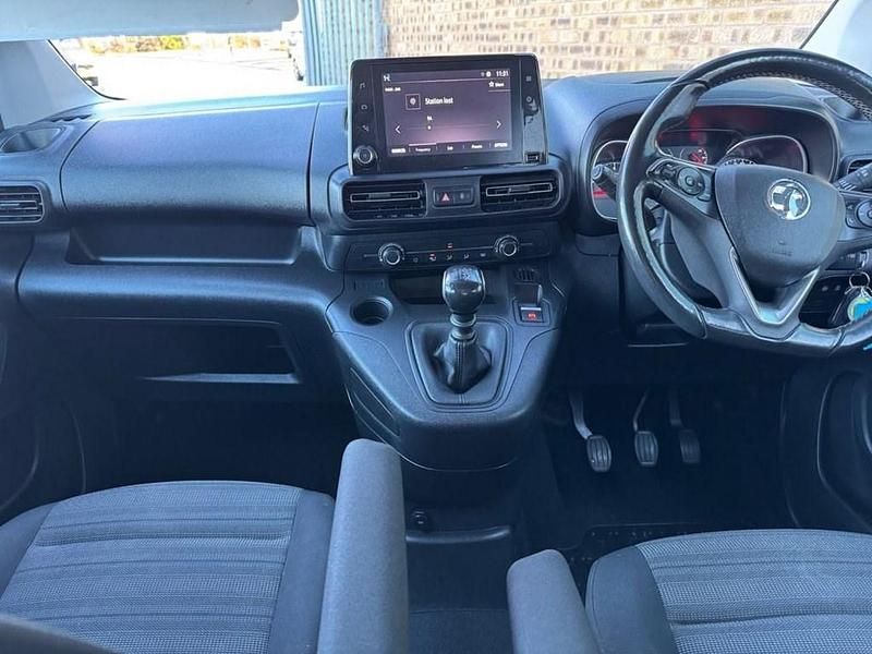 Used Vauxhall Combo S 100 HP (73 kW) 2021 Blue MPV