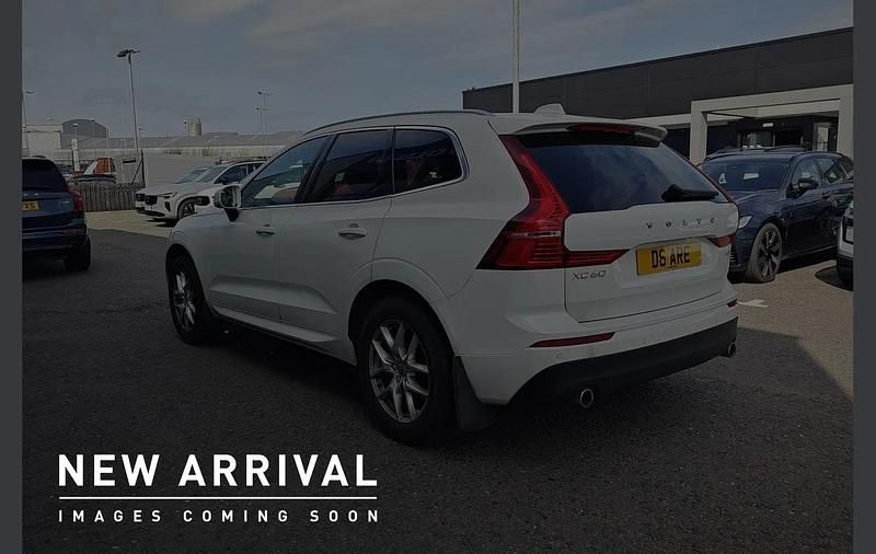Used Volvo XC60 Momentum 247 HP (181 kW) 2018 White SUV