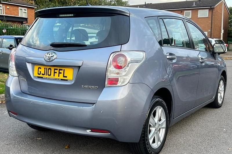 Blue Used 2010 Toyota Verso MPV | £2,500 (Good price) - Image 1/1