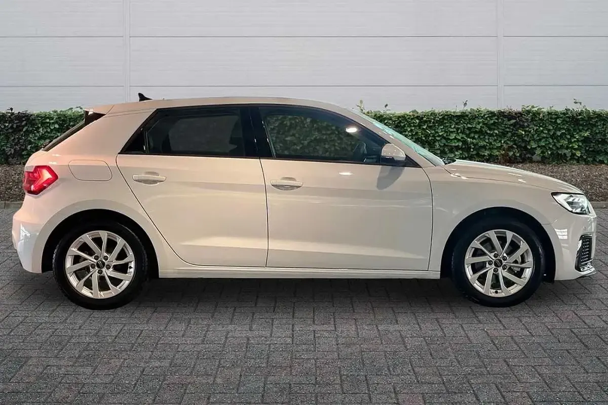 Used Audi A1 Sport 113 HP (83 kW) 2025 White SUV