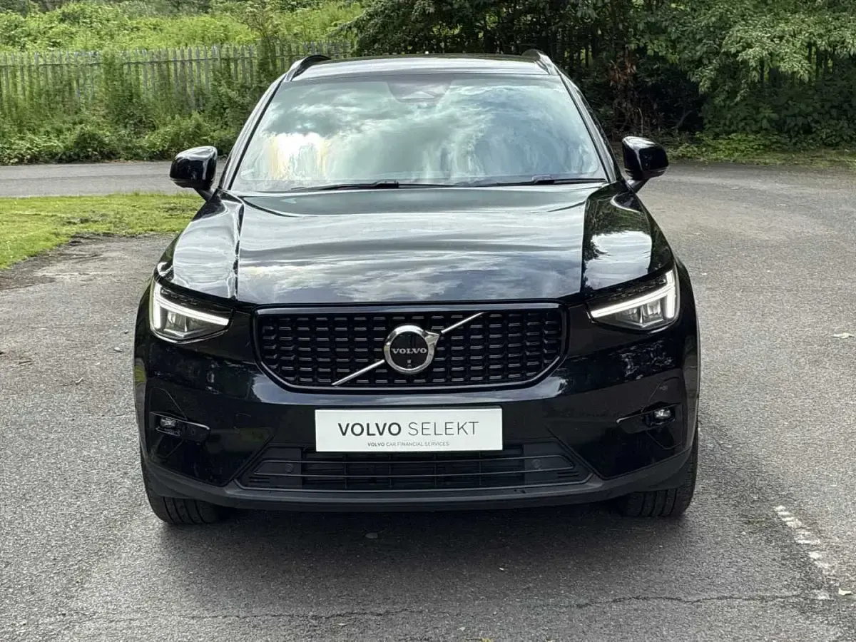 Used Volvo XC40 Plus 163 HP (119 kW) 2023 Black SUV