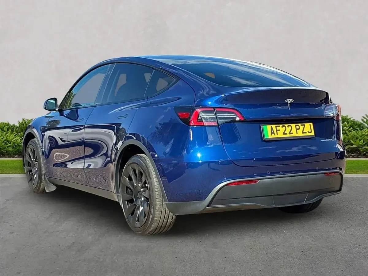 Used Tesla Model Y Long Range AWD 378 kW (514 HP) 2022 Blue SUV
