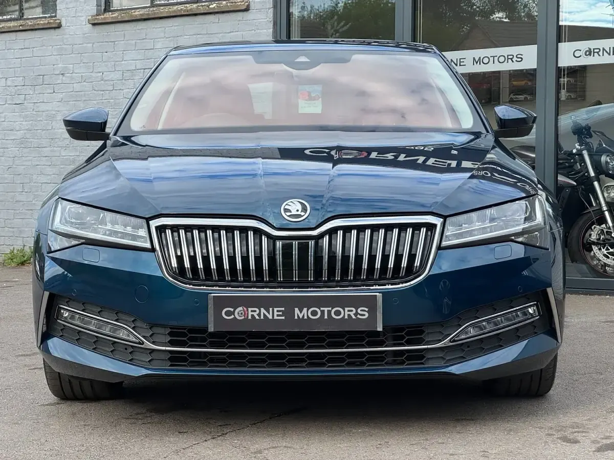 Used Skoda Superb LAURIN & KLEMENT 190 HP (139 kW) 2022 Blue Hatchback