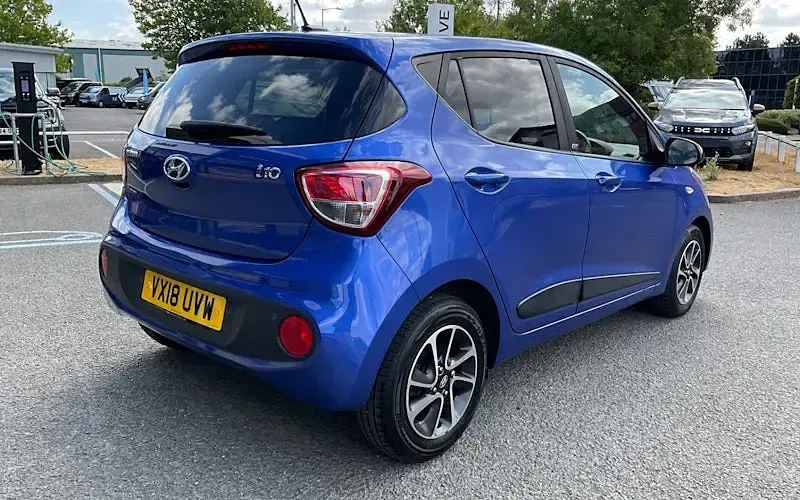 Used Hyundai i10 GO! 67 HP (49 kW) 2018 Blue Hatchback