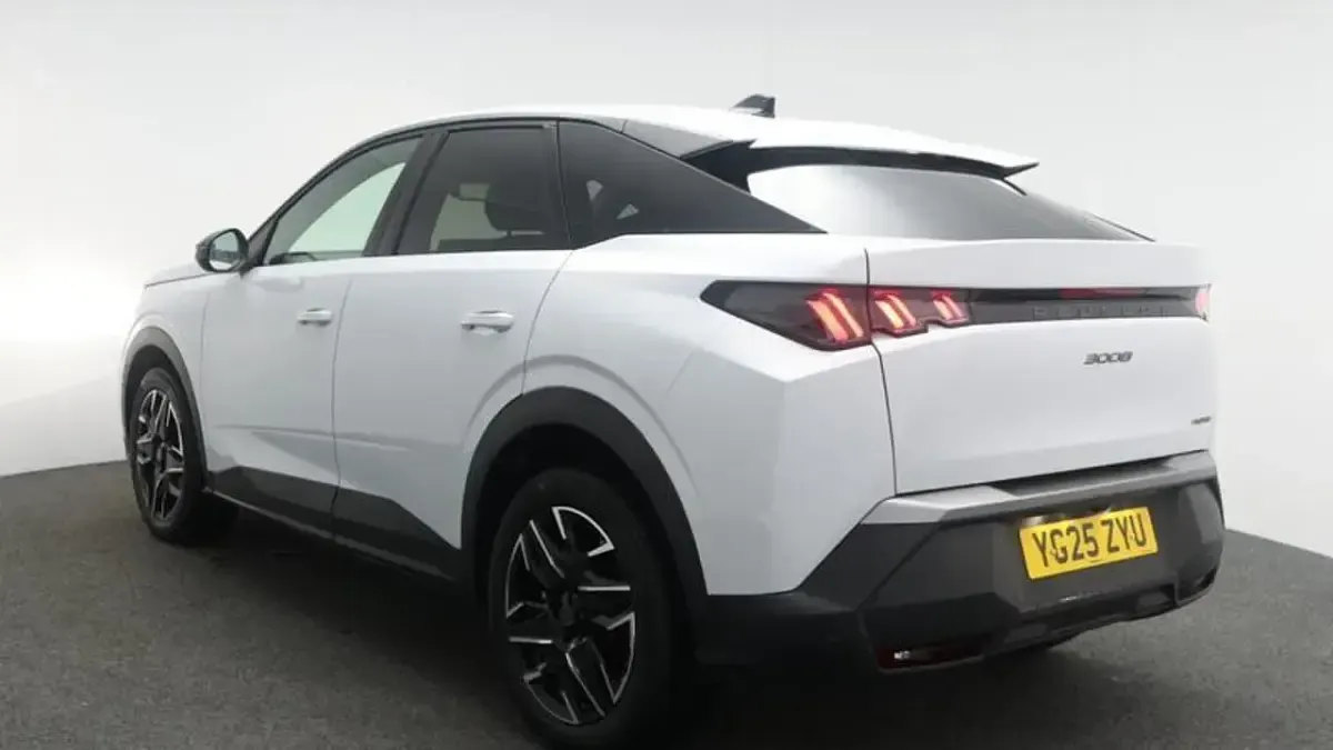 Used Peugeot 3008 Allure 134 HP (98 kW) 2025 Okenite white SUV