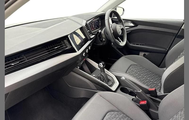 Begagnad Audi A1 Sport 108 HK (79 kW) 2024 Grå SUV