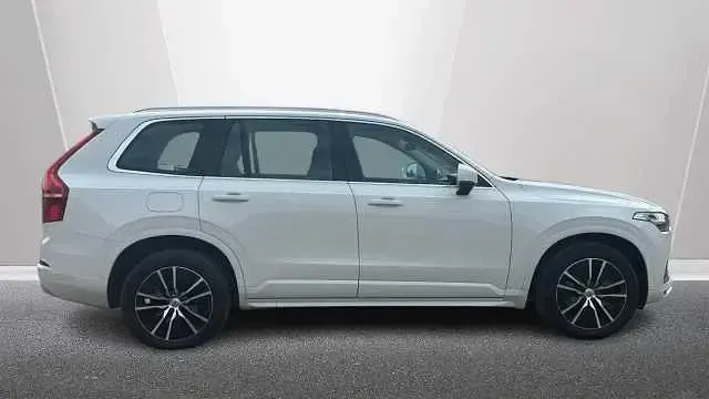 Used Volvo XC90 Momentum 235 HP (172 kW) 2022 White SUV