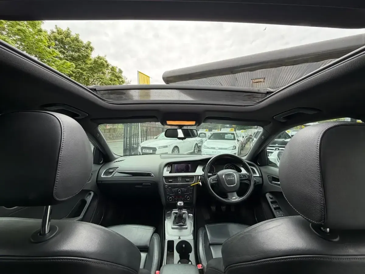Begagnad Audi A4 Black Edition 136 HK (100 kW) 2011 Vit Kombi