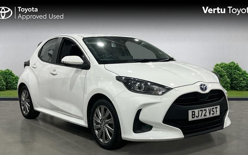 Used 2025 Toyota Yaris Hybrid Hatchback | £16,781 (Super price) - Image 1/4