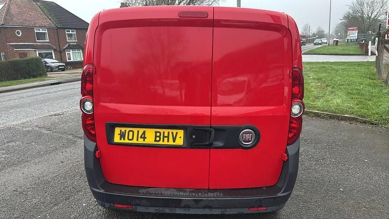 Used Fiat Doblò 90 HP (66 kW) 2014 Red MPV