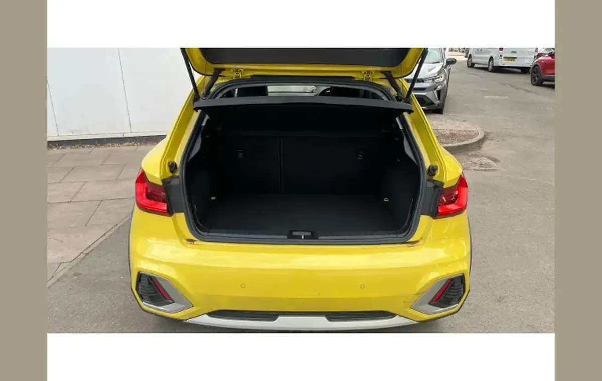 Used Audi A1 Design 113 HP (83 kW) 2019 Yellow SUV