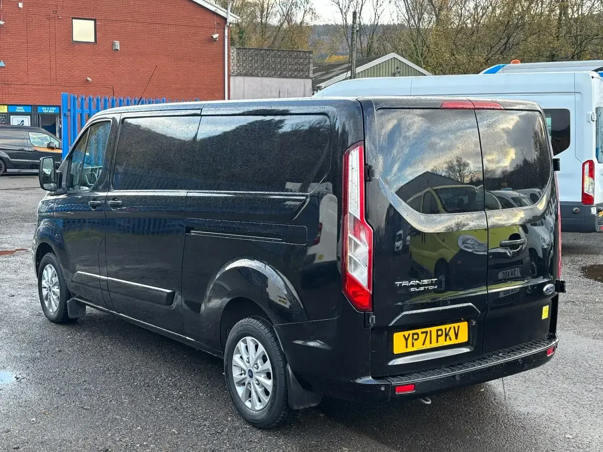 Used Ford Transit Custom Limited 130 HP (95 kW) 2021 Black Van