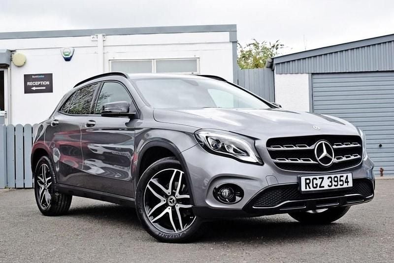 Used Mercedes GLA180 Urban 122 HP (89 kW) 2020 Grey SUV