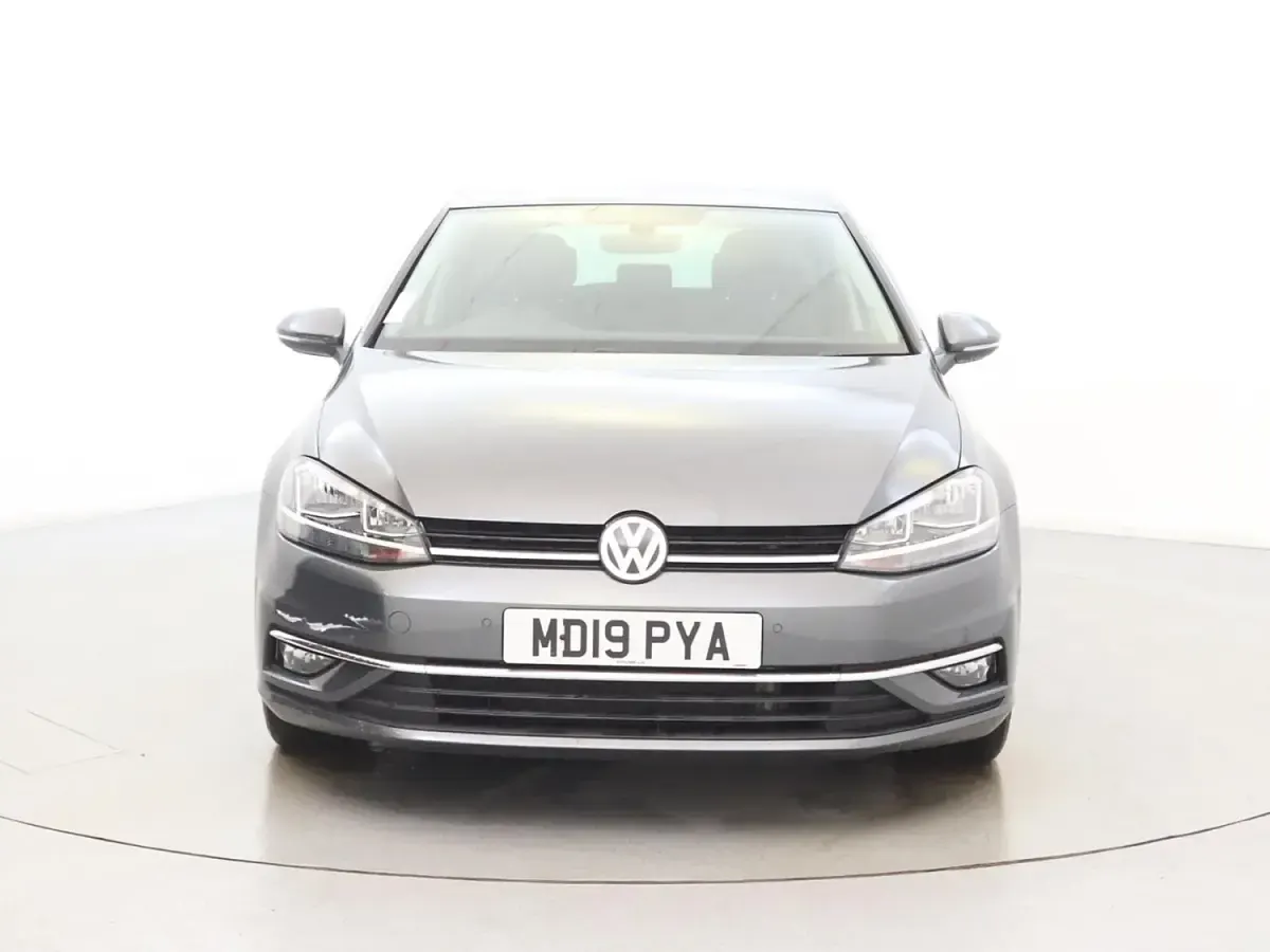 Usado VW Golf VII Match 150 HP (110 kW) 2019 Cinzento Citadino