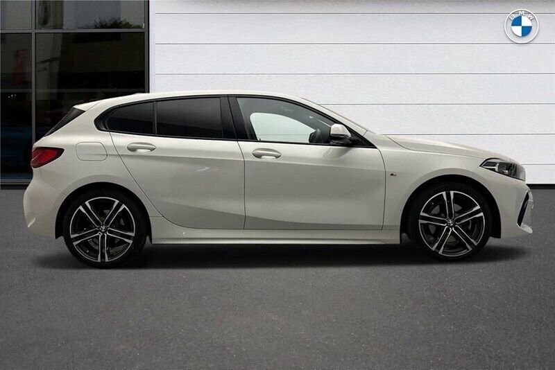Used BMW 118 M Sport 140 HP (102 kW) 2021 White Hatchback
