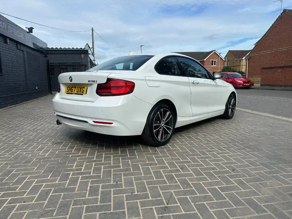 Used BMW 218 Sport Line 2017 White Coupe