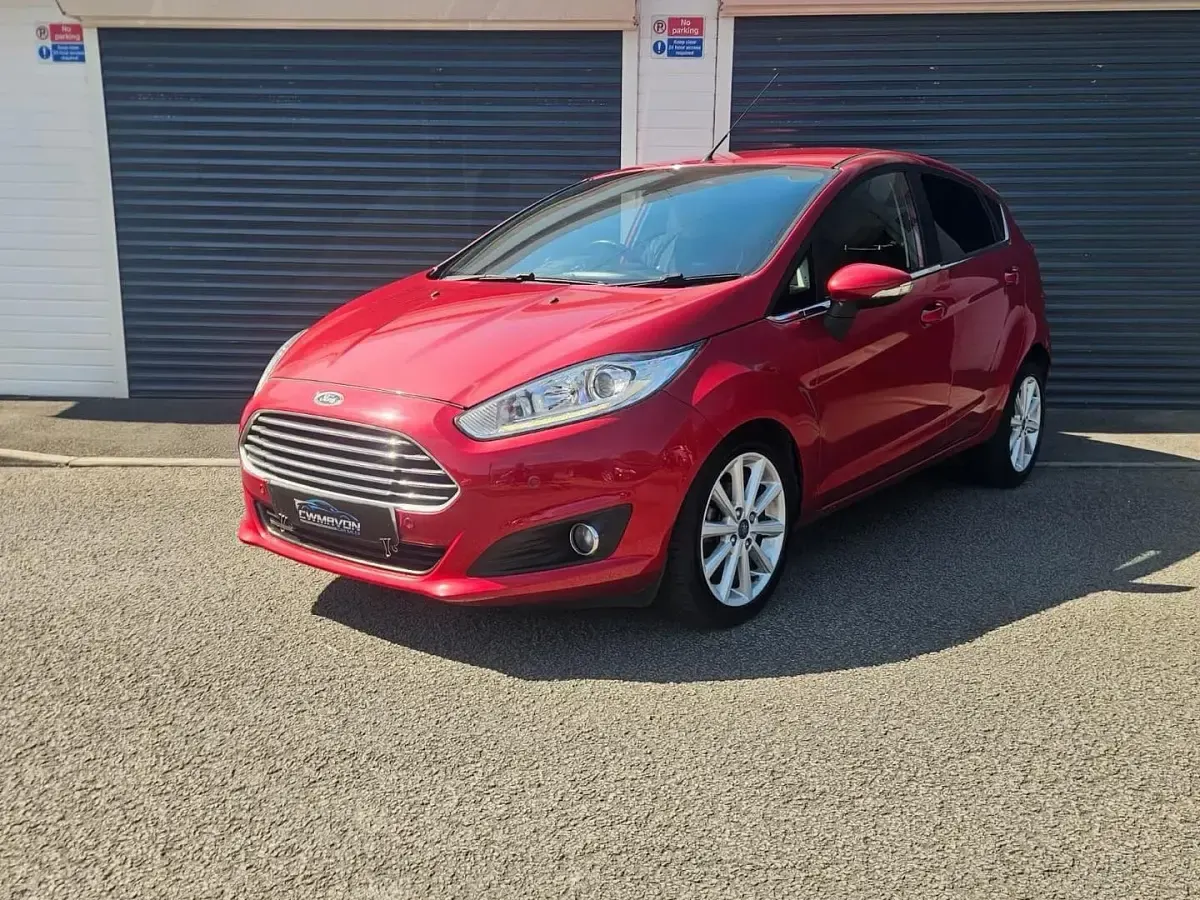 Used Ford Fiesta Titanium 2015 Red Hatchback