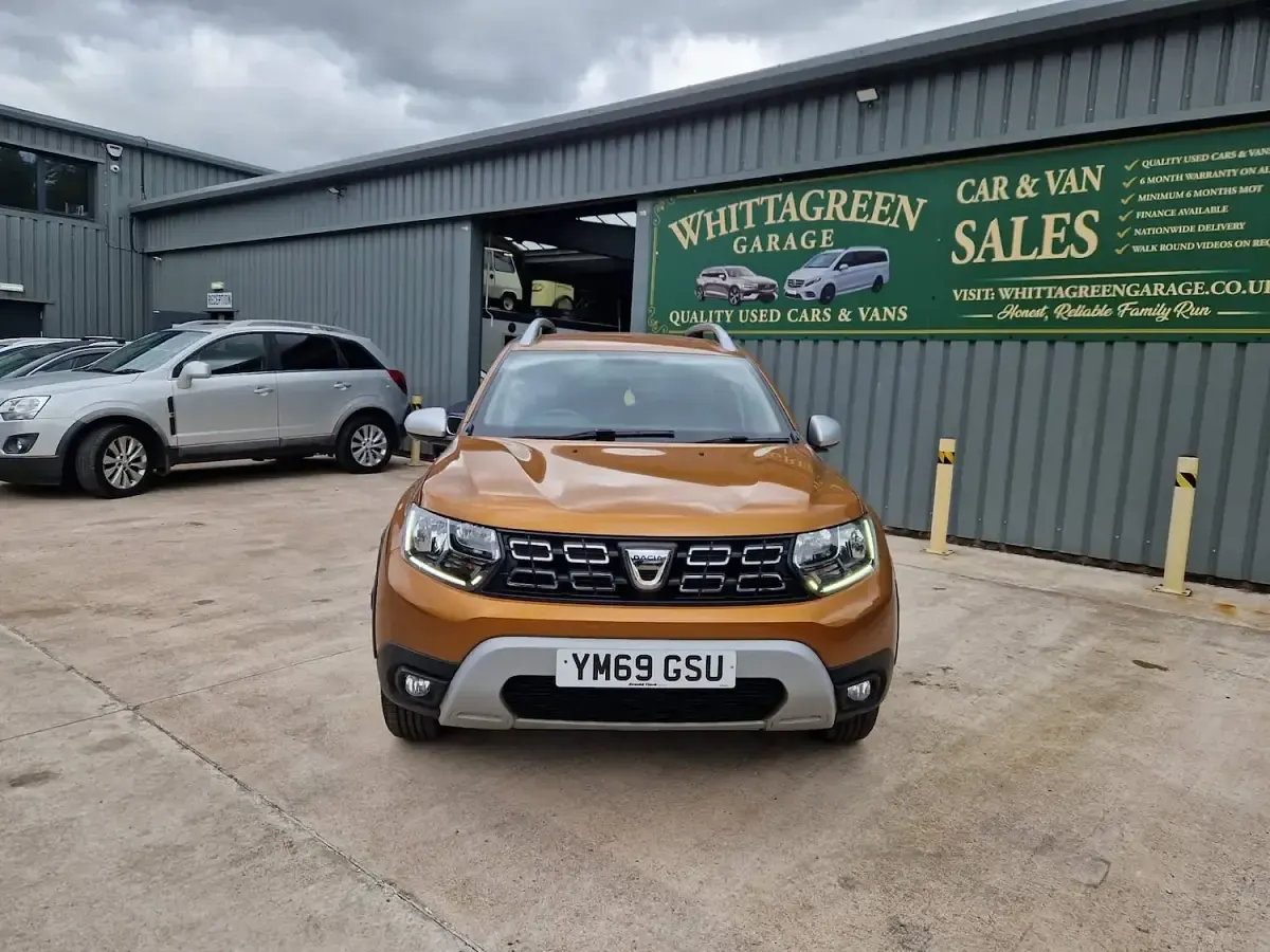 Used Dacia Duster Comfort 100 HP (73 kW) 2019 Orange SUV