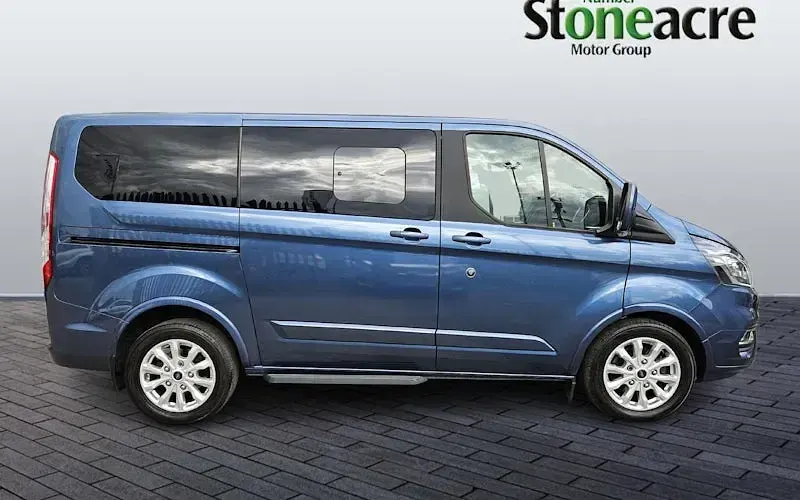 Used Ford Tourneo Titanium 131 HP (96 kW) 2019 Blue MPV
