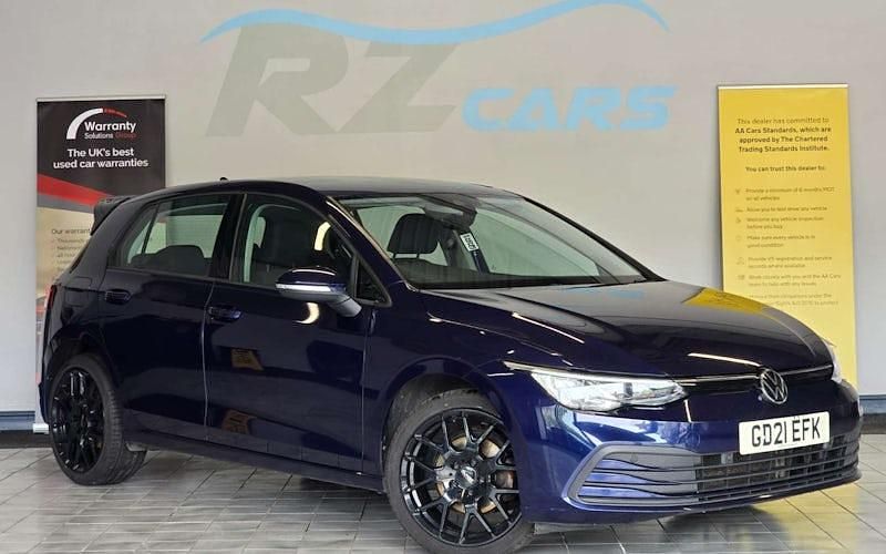 Second-hand VW Golf VIII Life 131 CP (96 kW) 2024 Hatchback