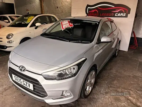 Used Hyundai i20 Sport 84 HP (61 kW) 2015 Silver Coupe