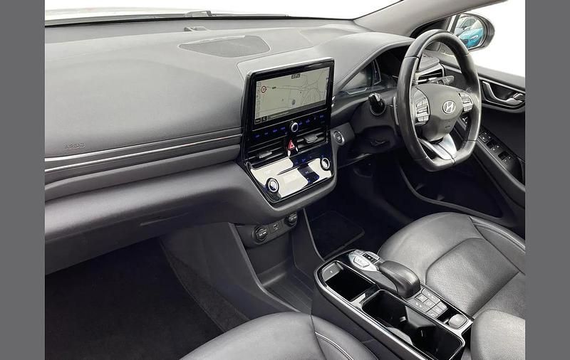 Used Hyundai Ioniq Premium SE 100 kW (136 HP) 2021 White Hatchback