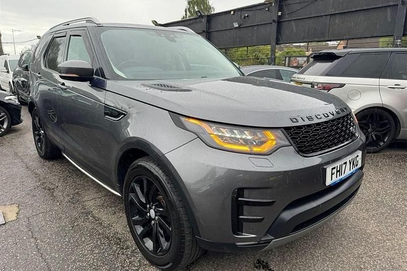 Grey Used 2017 Land Rover Discovery 5 SE SUV | £17,899 (Super price) - Image 1/1