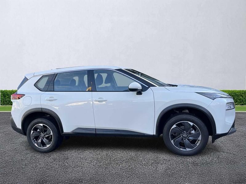 New Nissan X-Trail Acenta Premium 163 HP (119 kW) 2025 White SUV