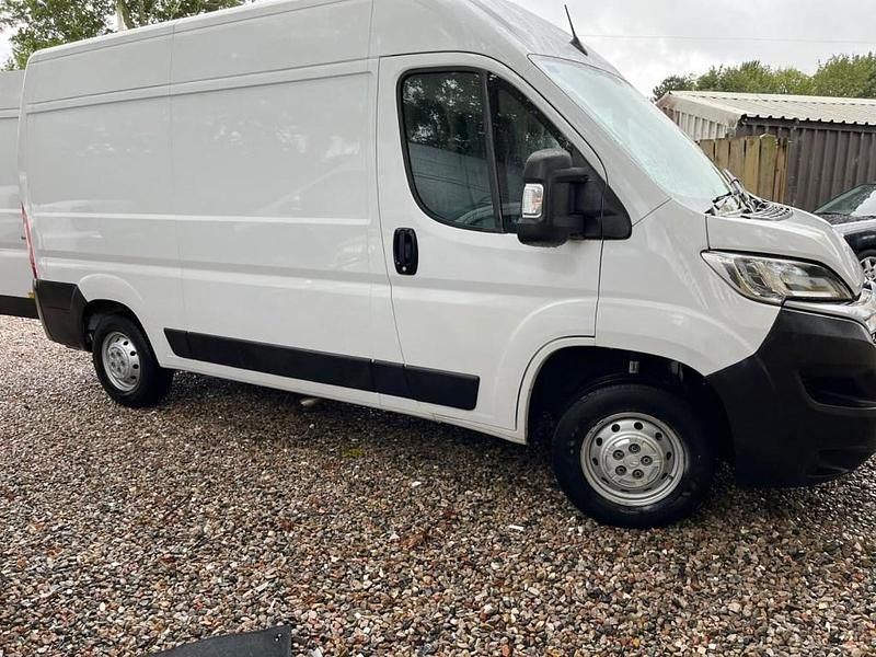 White Used 2021 Citroën Relay Van | £9,695 (Fair price) - Image 1/4