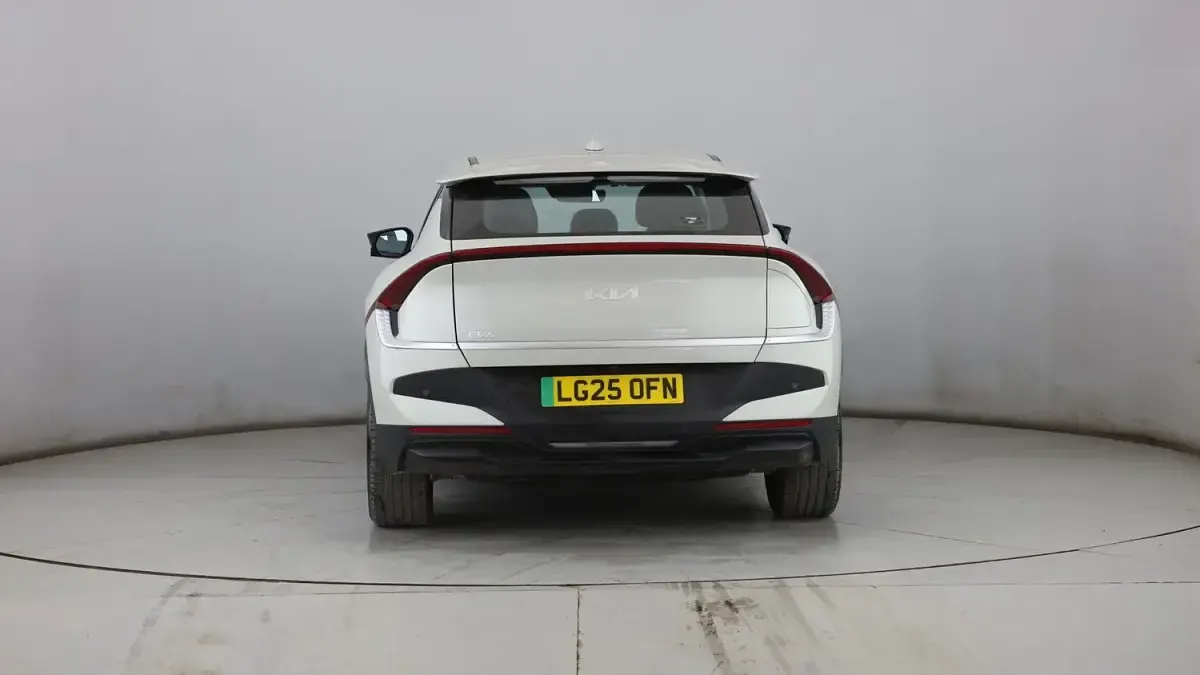 Used Kia EV6 125 kW (170 HP) 2025 White SUV