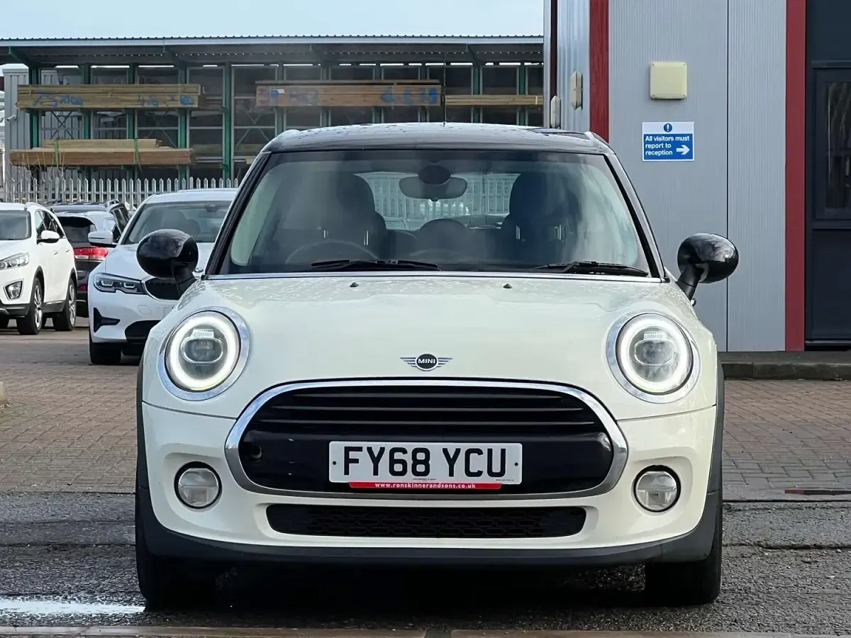 Used Mini Cooper D Hatch 116 HP (85 kW) 2018 White Hatchback