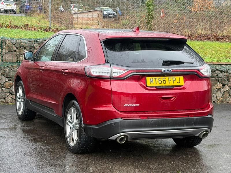 Used Ford Edge Titanium 180 HP (132 kW) 2016 Ruby red metallic SUV