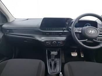 Used Hyundai Bayon Advanced 100 HP (73 kW) 2025 Red SUV