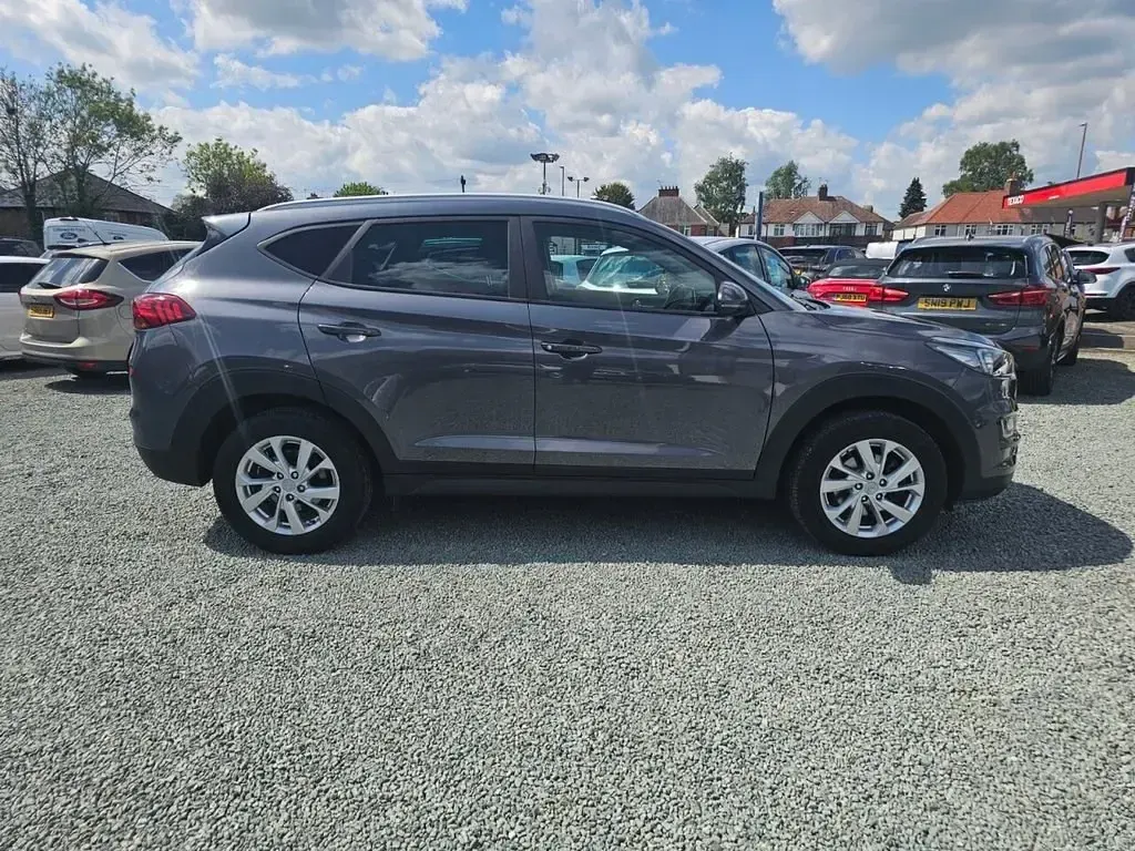 Gebraucht Hyundai Tucson SE 132 PS (97 kW) 2020 Grau SUV