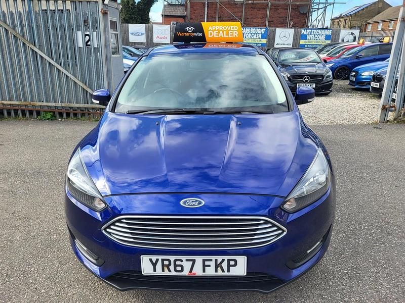 Used Ford Focus Zetec 120 HP (88 kW) 2017 Blue Hatchback